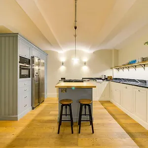Super Castle Basement Apartamento